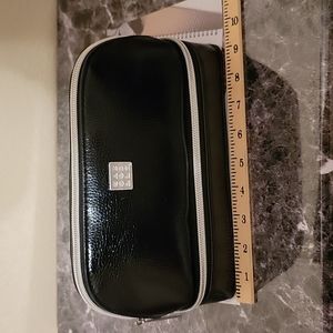 Caboodles make/jewelry travel case.